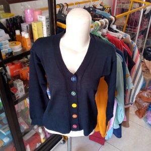 ini adalah Rajut Kancing Pelangi Hitam, size: XL, material: wol, color: black, brand: cardirajutindo, age_group: teen, gender: female