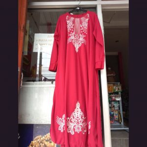ini adalah Gamis Bordir Abaya Merah, size: LD 110 cm, material: voxy premium, color: red, brand: Gamisindonesia, age_group: all ages, gender: female