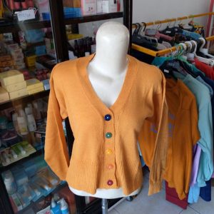 ini adalah Rajut Kancing Pelangi Mustard, size: XL, material: wol, color: yellow, brand: cardirajutindo, age_group: teen, gender: female