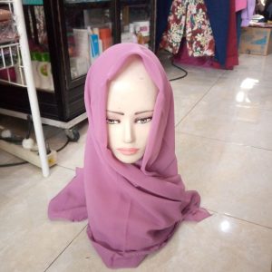 ini adalah Bella Square Dusty Purple, size: 115cm x 115cm, material: Double Hycount, color: purple, brand: Bella, age_group: all ages, gender: female