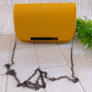 ini adalah Tas Miro Kuning, size: 22 cm x 18 cm, material: synthetic, color: yellow, brand: tasselmiroindonesia, age_group: all ages, gender: female