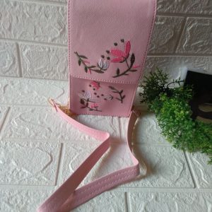 ini adalah Tasel Bordir Dila Pink, size: 20 cm x 11 cm, material: synthetic, color: pink, brand: tasdilaindonesia, age_group: all ages, gender: female
