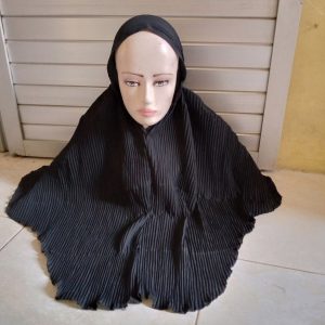 ini adalah Bergo Plisket Hitam, size: depan 65cmx belakang 75 cm, material: Cotton diamond, color: black, brand: Jilbabplisketkltd, age_group: all ages, gender: female