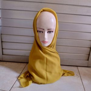 ini adalah Bella Square Lemon, size: 115cmx115cm, material: Double hycount, color: yellow, brand: bellajilbab, age_group: all ages, gender: female