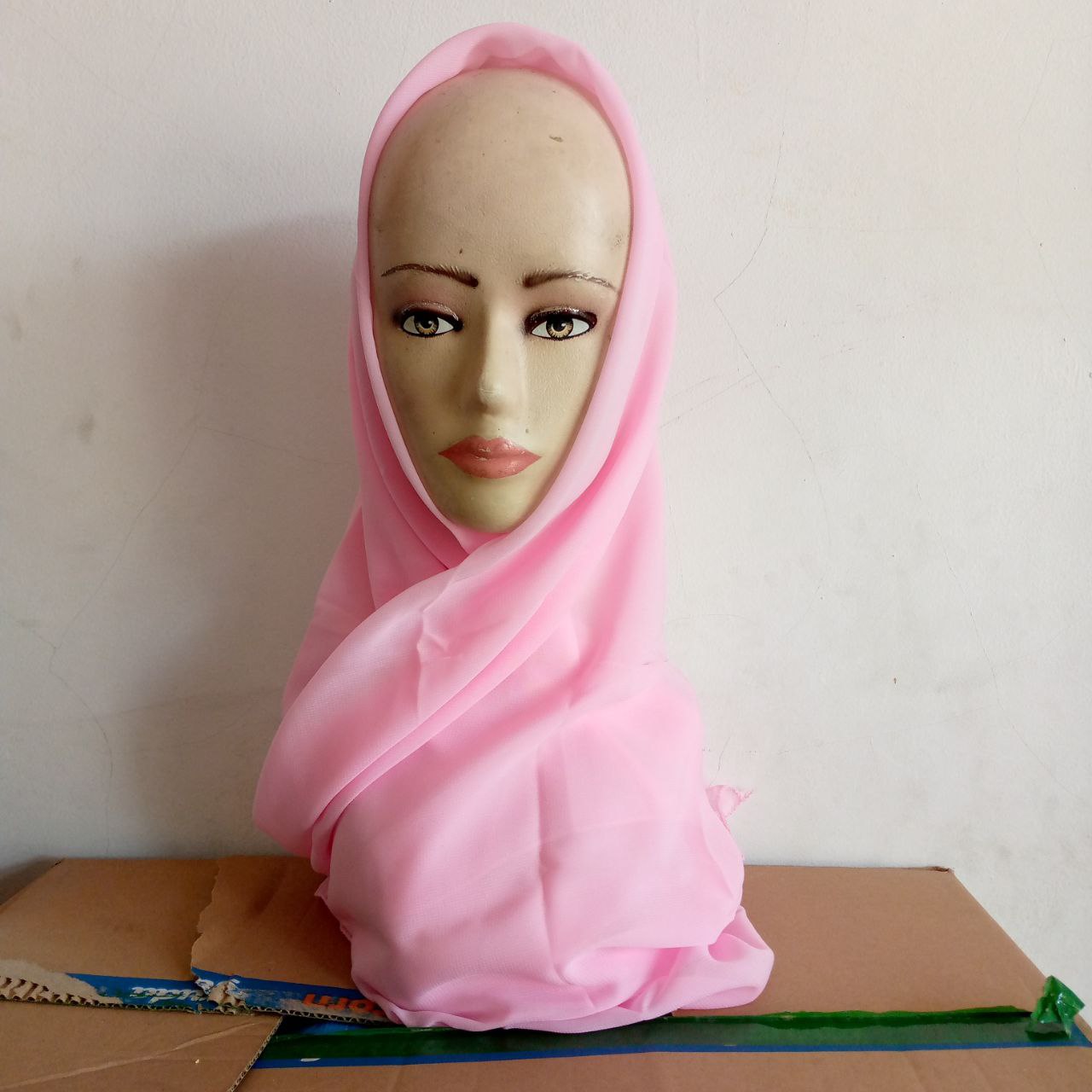 ini adalah Bella Square Pink Baby, size: 115cmx115cm, material: Double hycount, color: pink, brand: Bellajilbab, age_group: all ages, gender: female