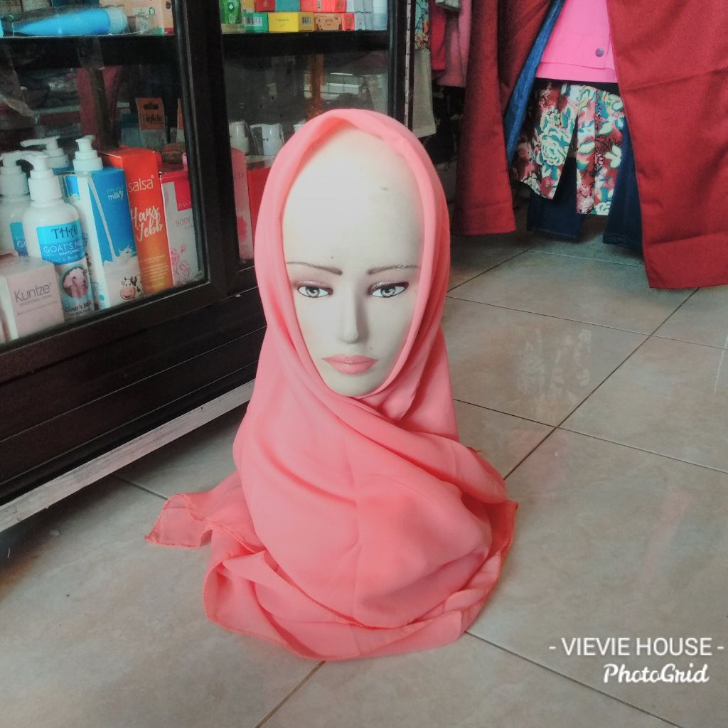 ini adalah Bella Square Salem Muda, size: 115cmx115cm, material: Double hycount, color: pink peach, brand: Bellajilbab, age_group: all ages, gender: female