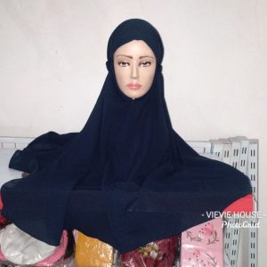 ini adalah Bergo Maryam XL Navy, size: front 75cm, back 95 cm, material: Cotton diamond crepe, color: nevy, brand: Jilbabwanitaindonesia, age_group: all ages, gender: female