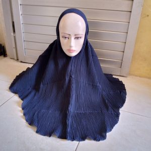 ini adalah Bergo Plisket Navy, size: depan 65cmx belakang 75 cm, material: Cotton diamond, color: nevy, brand: Jilbabplisketkltd, age_group: all ages, gender: female