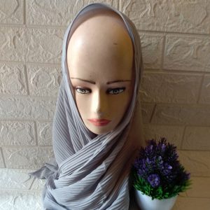 ini adalah Pasmina Plisket Abu Muda, size: 60 cm x 180 cm, material: Cotton Diamond, color: light grey, brand: pasminaplisketkltd, age_group: all ages, gender: female