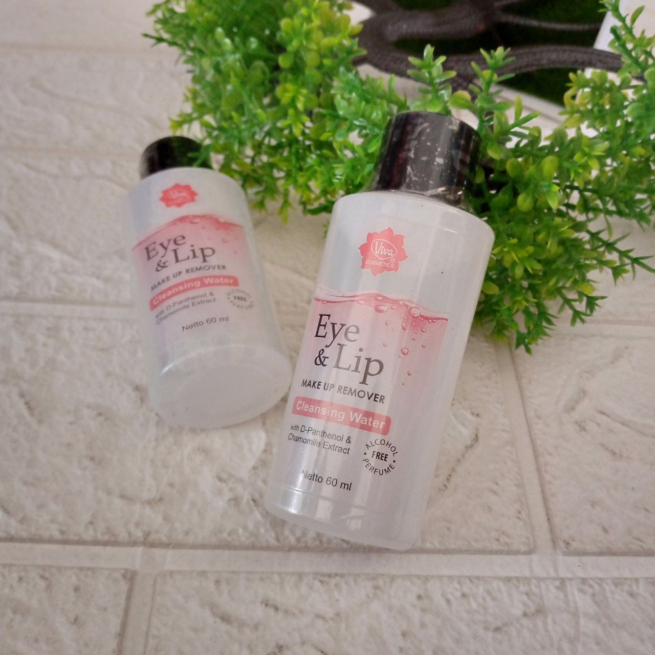 ini adalah Viva Eyelip & Make Up Remover 60ml, brand: Viva, age_group: all ages, gender: female