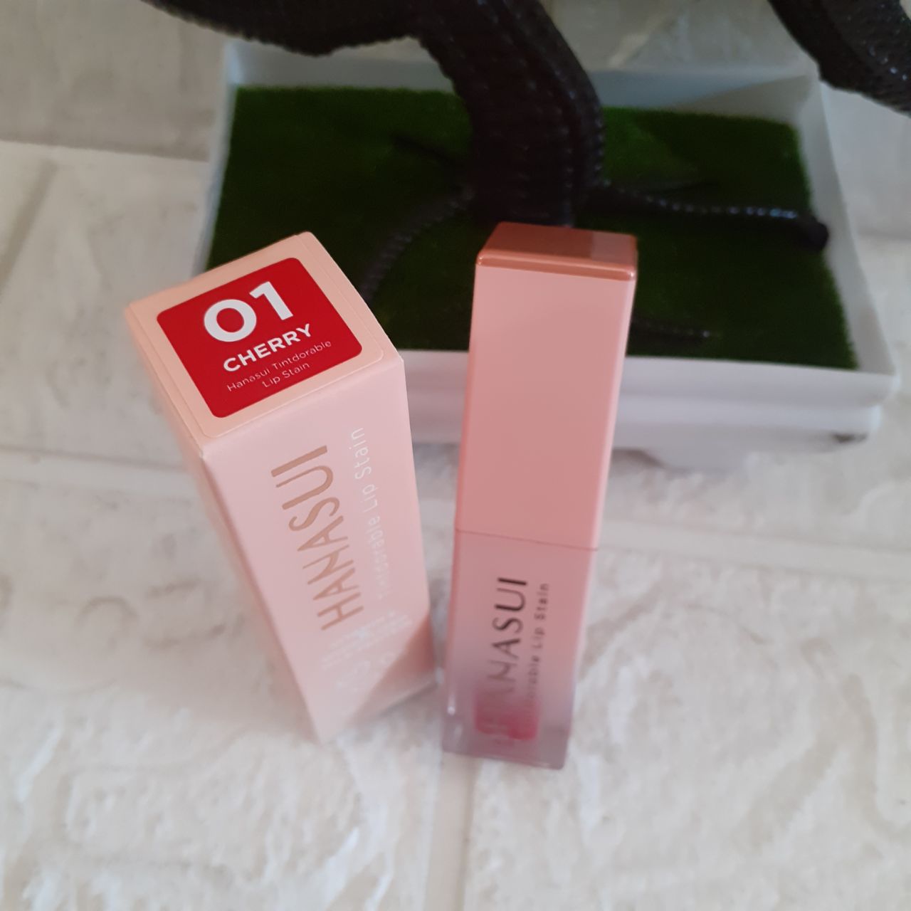 ini adalah Hanasui Liptint 01 Cherry, brand: hanasui, age_group: all ages, gender: female