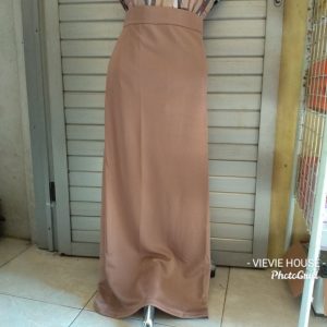 ini adalah Rok Span Coksu, size: Long 90cm, material: scuba, color: chocholate milk, brand: rokspankalitidu, age_group: all ages, gender: female