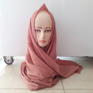 ini adalah Pasmina Plisket Milo, size: 75 cm x 180 cm, material: Cotton Diamond, color: chocholate milo, brand: pasminaplisketkltd, age_group: all ages, gender: female