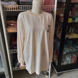 ini adalah Sweater Bread Cream, size: LD 111cm, Panjang 65cm, material: Fleece, color: cream, brand: sweaterkltdindonesia, age_group: all ages, gender: unisex