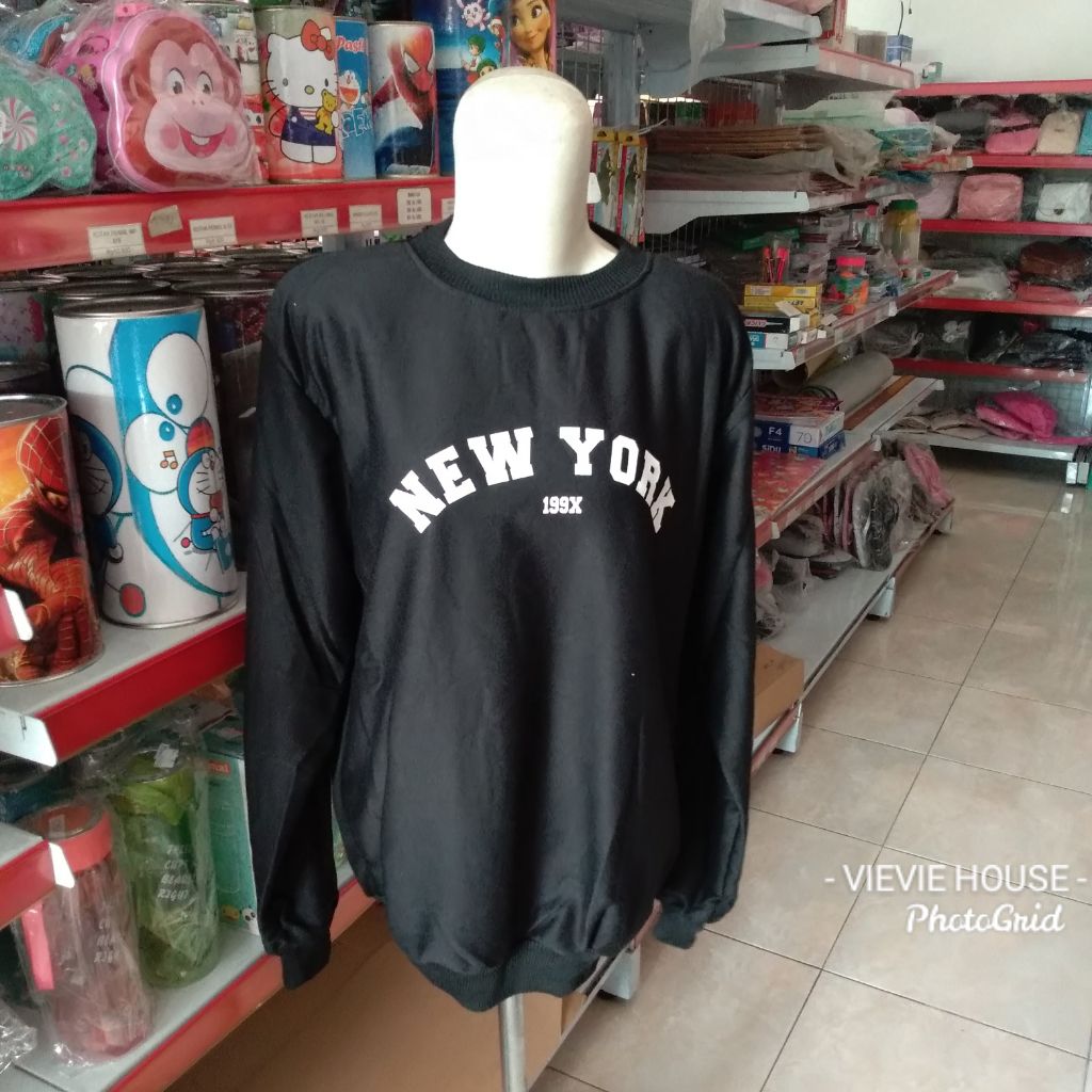 ini adalah Sweater New Hitam, size: LD 100cm, Panjang 65cm, material: Fleece, color: black, brand: sweaterkltdindonesia, age_group: all ages, gender: unisex