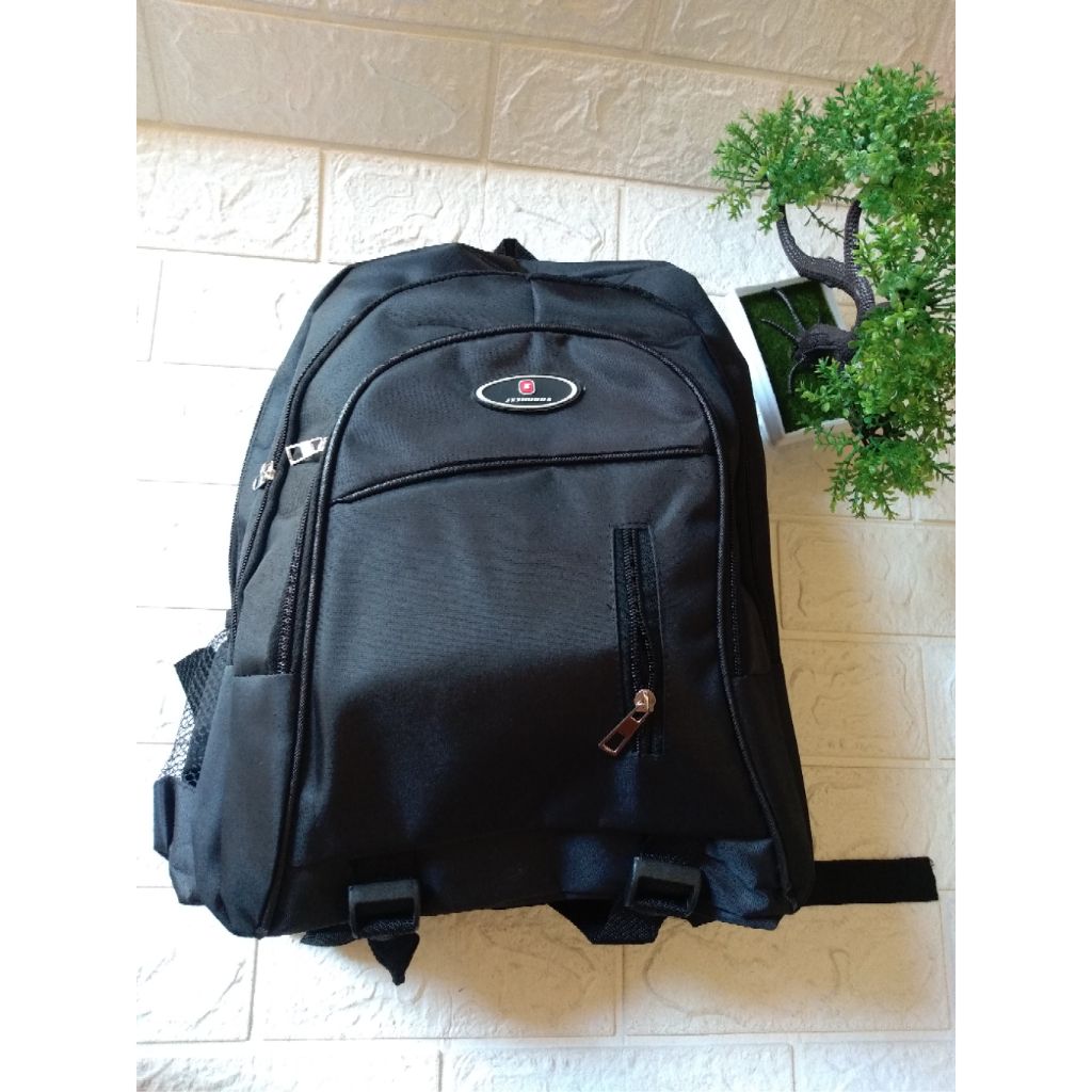 ini adalah Tas Ransel Anis Hitam, size: 35 cm x 30 cm, material: canvas, color: black, brand: tasranselkalitidu, age_group: all ages, gender: unisex