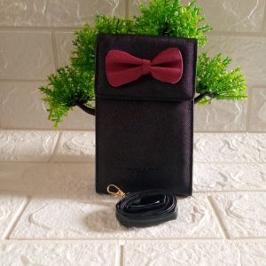 ini adalah Tasel Hita Hitam, size: 17 cm x 10 cm, material: synthetic, color: black, brand: taselhitakalitidu, age_group: all ages, gender: female