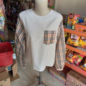 ini adalah Blouse Lova Putih Kotak Coksu, size: LD100cm, material: cotton, color: white, brand: blouselovakalitidu, age_group: all ages, gender: female