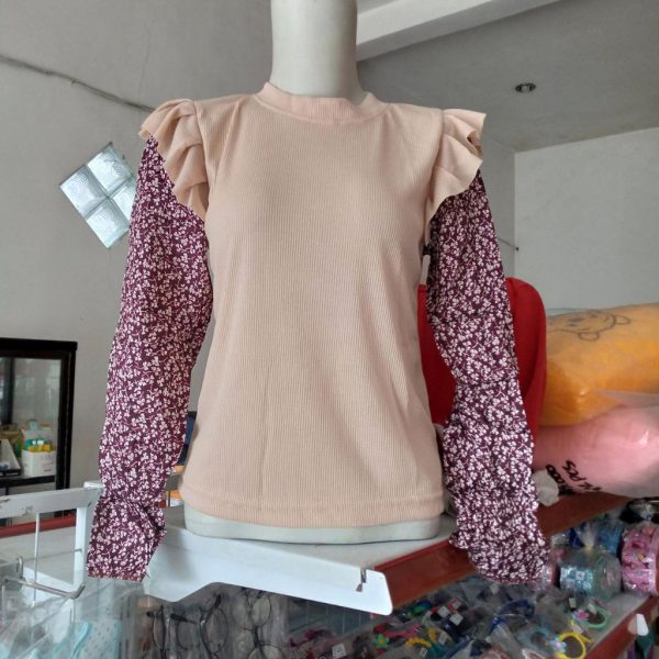 ini adalah Blouse Mindi Cream, size: LD100cm, material: cotton, color: cream, brand: blousemindikalitidu, age_group: all ages, gender: female