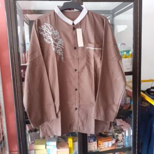 ini adalah Baju Koko Panjang L, size: L, material: Cutton, color: red, brand: Bajukokokalitidu, age_group: all ages, gender: male