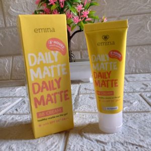 ini adalah Emina Daily Matte BB Cream 02 Natural, color: Cream, brand: Emina, age_group: all ages, gender: female