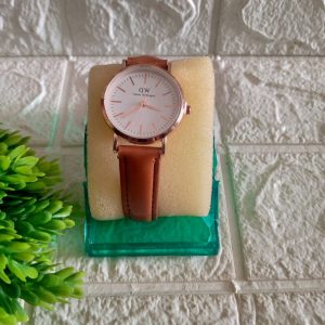 ini adalah Jam CP Wanita Coklat PP, size: 2.9 cm, material: Stainless steel, color: Chocho, brand: Jamtangankalitidu, age_group: teen, gender: female