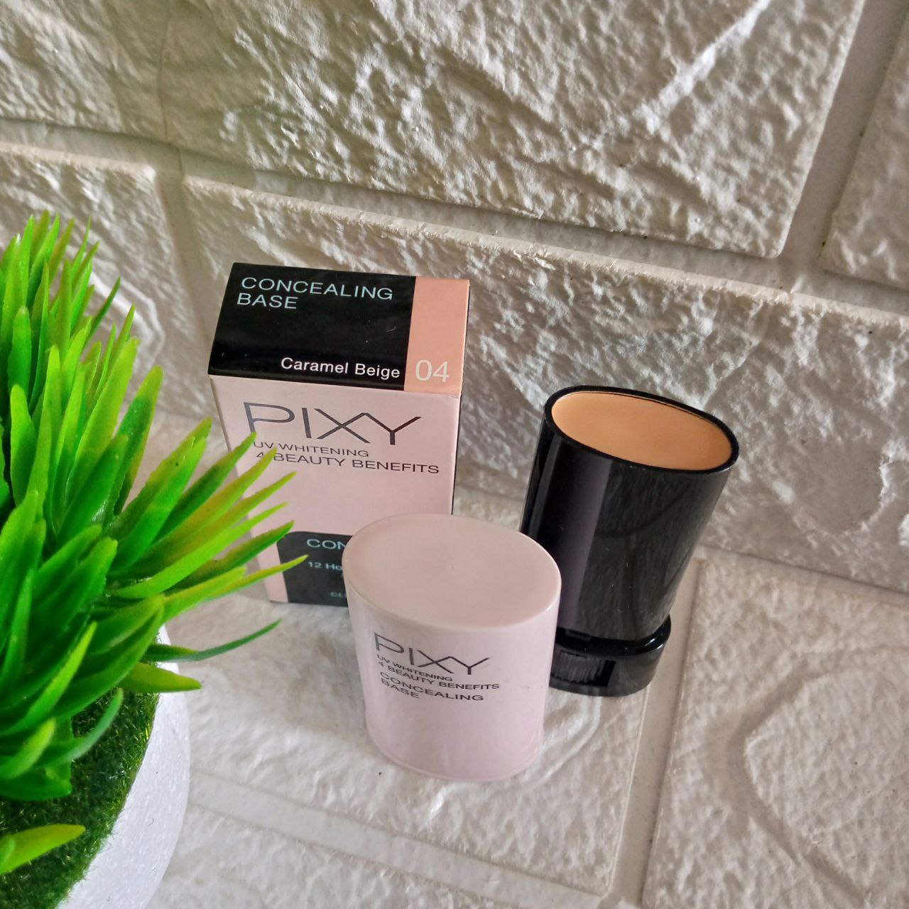ini adalah Pixy Concealing Base 04 Caramel Beige, brand: Pixy, age_group: all ages, gender: female