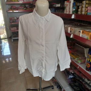ini adalah Blouse Kira Putih, size: LD105cm, material: cotton, color: white, brand: Blousekirakalitidu, age_group: all ages, gender: female