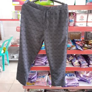 ini adalah Celana Doty Kotak Jumbo Abu Tua, size: Long 91cm, material: Scuba, color: dark grey, brand: Dotykotakkalitidu, age_group: all ages, gender: female