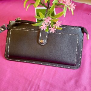 ini adalah Dompet Panjang Letali Hitam, size: 21cm x 11.5cm, material: synthetic, color: black, brand: Dompetletalikalitidu, age_group: all ages, gender: female