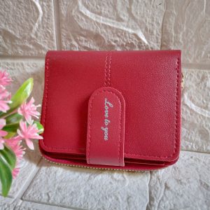 ini adalah Dompet Double Merah, size: 13x9, material: synthetic leather, color: red, brand: Dompetdoublekalitidu, age_group: adult, gender: female