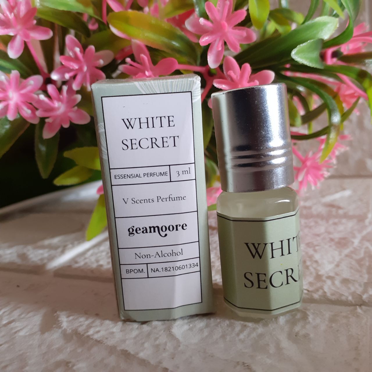 ini adalah Geamoore Vscent White Secret, brand: geamoore, age_group: adult, gender: female