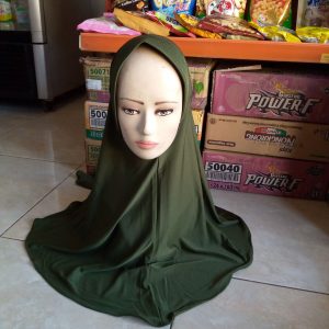 ini adalah Jilbab Sport Jumbo Army, size: 69cmx80cm, material: jersey, color: green army, brand: Jilbabsportkalitidu, age_group: adult, gender: female