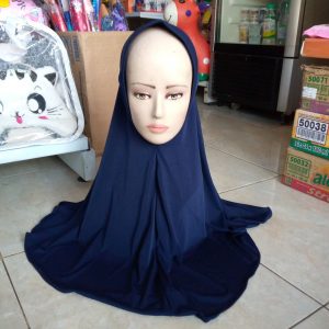 ini adalah Jilbab Sport Jumbo Navy, size: 69cmx80cm, material: jersey, color: navy, brand: Jilbabsportkalitidu, age_group: adult, gender: female