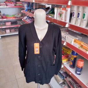 ini adalah Rajut Cardy Merisa Hitam, size: Extra Large, material: Knitt, color: Hitam, brand: Rajut, age_group: adult, gender: female