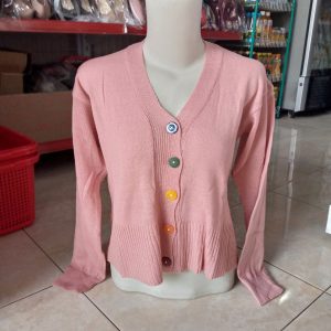ini adalah Rajut Kancing Pelangi Dusty, size: L, material: Knitt, color: Pink, brand: Rajut cardy kalitidu, age_group: adult, gender: female