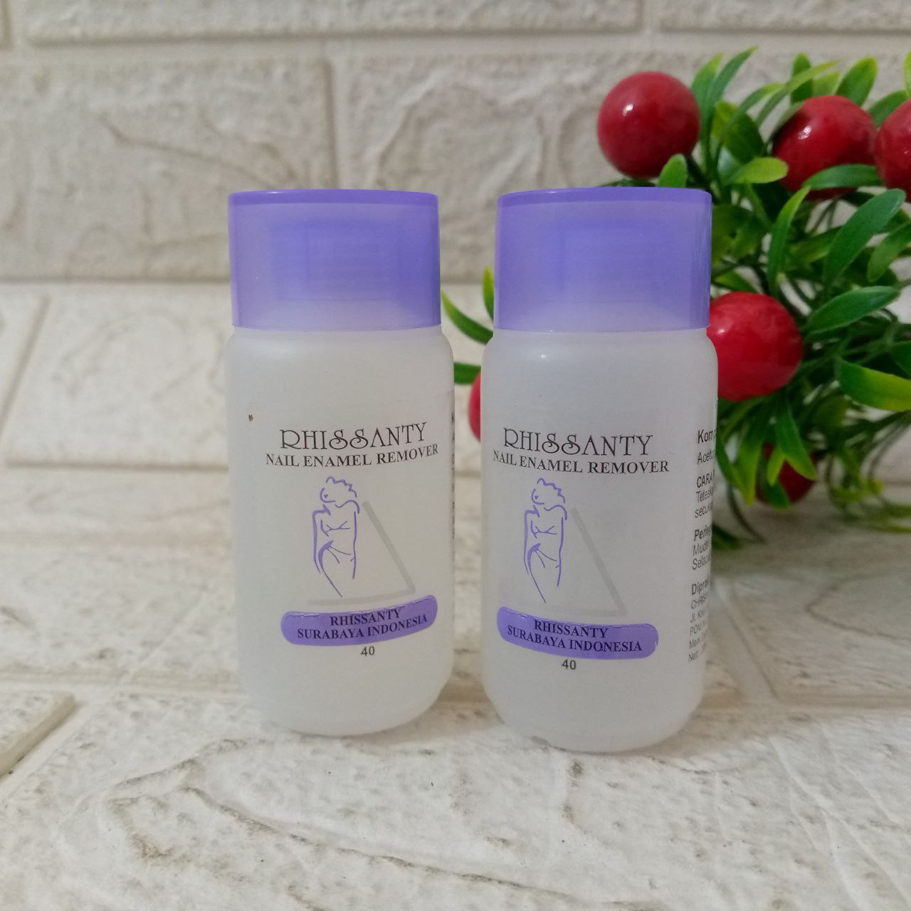 Ini adalah Aseton Risanty 30ml brand: Salsa, age_group: all ages, gender: female, capacity: 30 ml, ingredients: aceton, aquades,