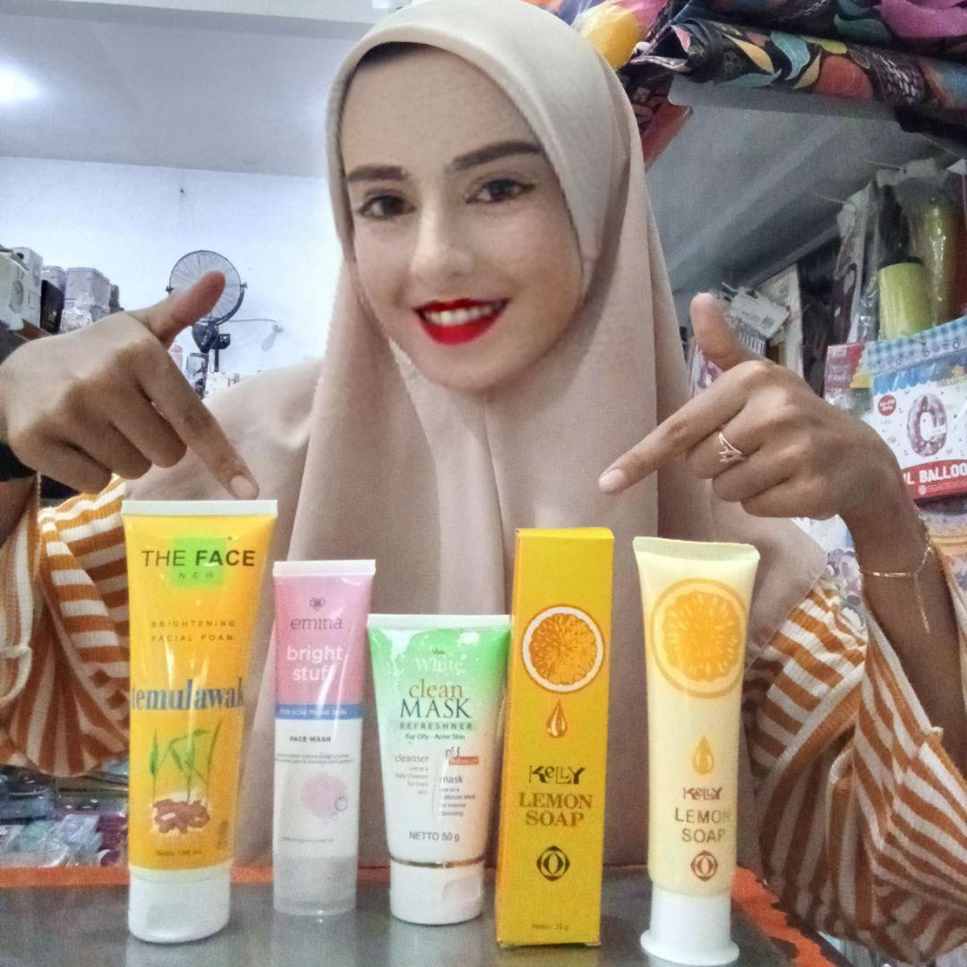 Ini adalah Facial Foam Tml The face brand: the face, age_group: adult, gender: female, capacity: 100 ml, ingredients: Aqua, Myristic Acid, Lauric Acid, Glycol Distearate, Potassium Hydroxide, Glycerin, Stearic Acid, Sodium Laureth Sulfate, Niacinamide, Palmitic Acid, Potassium Laureth Phosphate, Sodium Lactate, Sodium Chloride, Parfum, Acrylates Copolymer, Phenoxyethanol, Propylene Glycol, Curcuma Xanthorrhiza Root Extract, Chlorphenesin, Sodium Benzoate, Potassium Sorbate, Citric Acid,