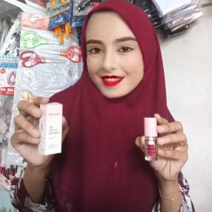 Ini adalah Implora Lip Serum brand: Implora, age_group: all ages, gender: female, capacity: 2.85 ml, ingredients: Caprylic/Capric Triglyceride, Polyisobutene, CASTOR OIL/IPDI COPOLYMER, Plukenetia Volubilis Seed Oil, Tocopheryl Acetate, Flavor, Methylparaben, Camellia Oleifera Seed Oil, Propylparaben, BHT,