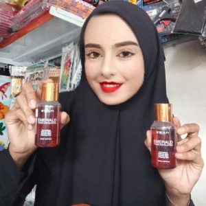 Ini adalah Kf Skin Toner Blemish Th1 brand: KF Skin, age_group: adult, gender: female, capacity: 60 ml, ingredients: Aqua, Alcohol Denat, PEG-40 Hydrogenated Castor Oil, Cocamidopropyl Betaine, Phenoxyethanol, Fragrance (Parfum) Components and Finished Fragrances, Methylparaben, Disodium EDTA, Hamamelis Virginiana Extract, CI 16255, Ethylparaben, Butylparaben, CI 19140, Kojic Acid, Menthol, CI 42090, CI 77499, Propylparaben, 1,2-hexanediol,